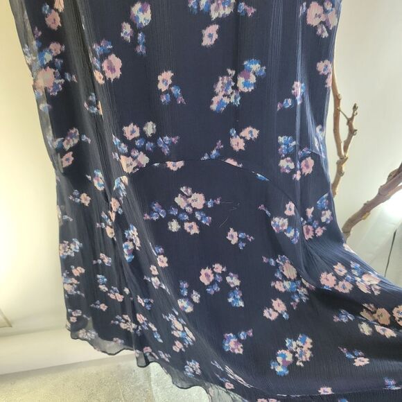 A Pea In The Pod Halter Sleeveless Crepe Dress - Picture 5 of 10